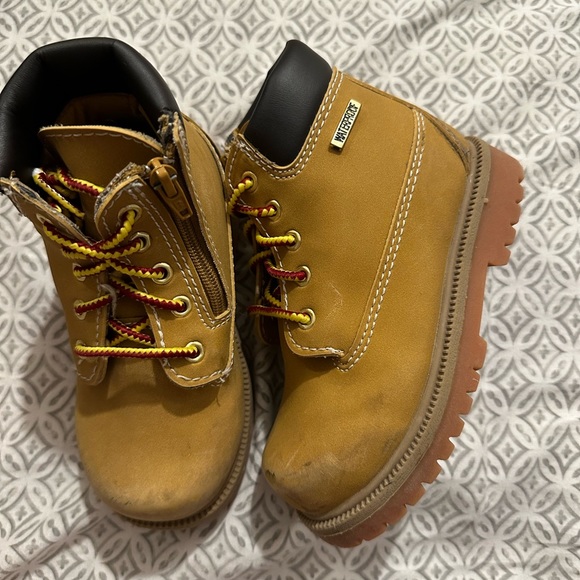 Smart Fit | Size 9c EUC Waterproof winter booties - Picture 3 of 4